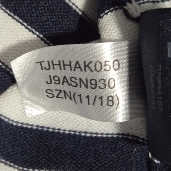 Tommy Hilfiger Petite Womens Navy Classic V Neck Knit Light Sweater Size Small - Picture 9 of 9